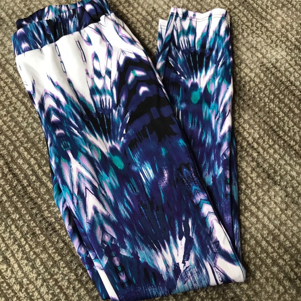 2b Bebe abstract printed leggings